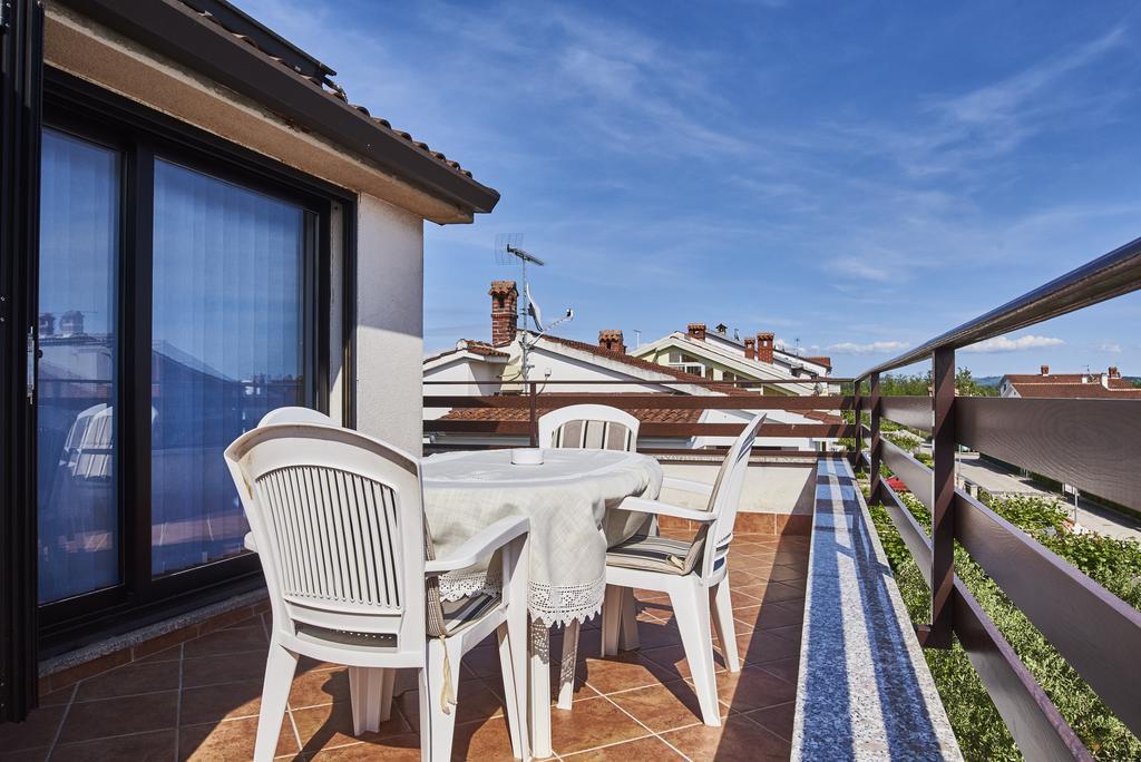 Ferienwohnung Lovely Roses Umag Exterior foto