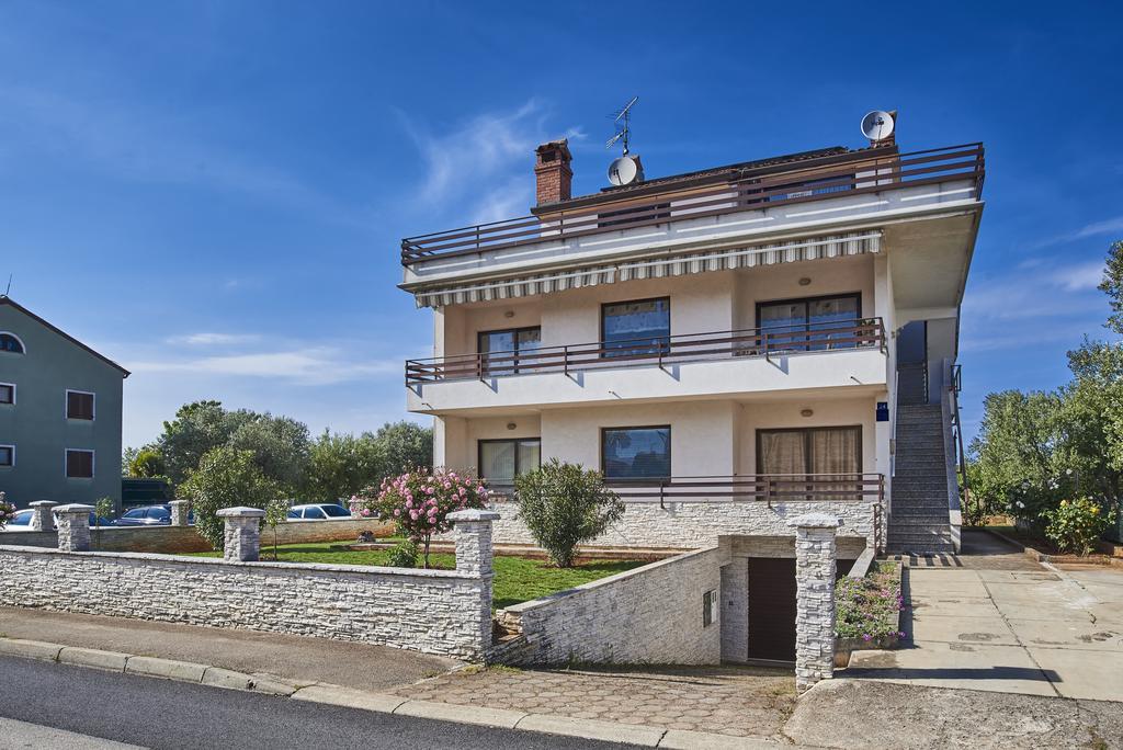 Ferienwohnung Lovely Roses Umag Exterior foto